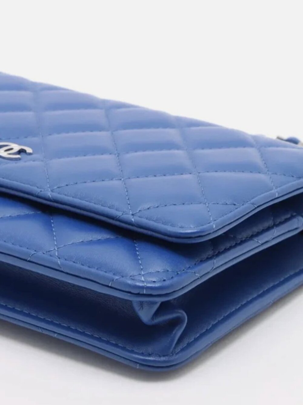 Chanel Blue Wallet on Chain - Picture 3 of 5